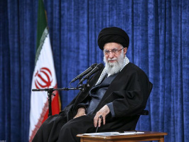 سماحة المفتي الشيخ راوي عين الدين يهنئ آية الله العظمى السيد علي خامنئي القائد الاعلى للثورة الاسلامية الايرانية بعيد ميلاده الخامس والثمانين