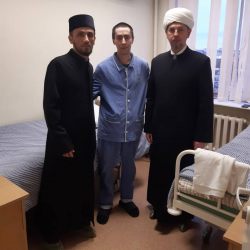 Имамы и активисты мусульманских общин Подмосковья навещают военнослужащих в госпиталях 