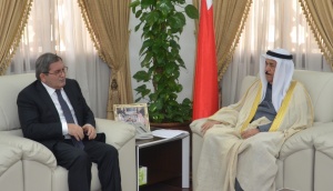 معالي الشيخ آل خليفة يستقبل السفيرالروسي  