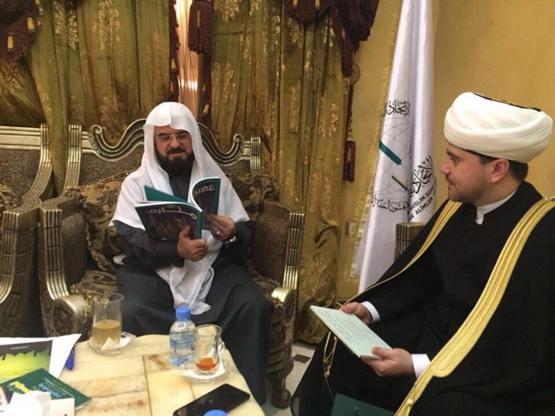 الشيخ علي القره داغي يستقبل عباسوف 