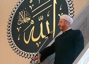 Муфтий Шейх Равиль Гайнутдин направил поздравления  имаму-хатыбу Московской Соборной мечети Раису Билялову