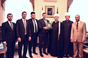 سماحة المفتي يبحث مع محافظ مقاطعة نيجني نوفعورد تطوير العلاقات الحكومية - الدينية