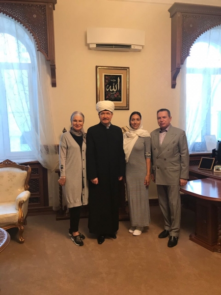 Певица Алсу и бизнесмен Рафаэль Абрамов встретились с Муфтием шейхом Равилем Гайнутдином 