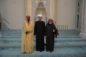 عباسوف يستقبل فضيلة الشيخ الدكتورعبد الله بصفر، وسعادة رحمة الله بن عناية الله 