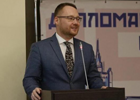 Mufti Sheikh Ravil Gaynutdin congratulates Ildar Galeev, Deputy Chairman of the Spiritual Administration of Muslims of the Russian Federation and the Council of Muftis of Russia, on his birthday