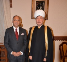 Mufti Sheikh Ravil Gaynutdin meets the Indian ambassador