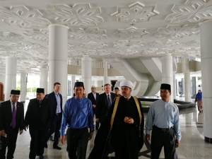 Делегация СМР посетила мечеть Султана Хассанала Болкиаха в Брунее 