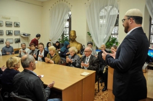 В Симферополе провели вечер памяти писателя, журналиста и переводчика Закира Куртнезира