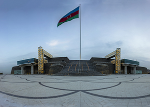 Делегация СМР и ДУМРФ во главе с Муфтием Шейхом Равилем Гайнутдином прибыла в столицу Азербайджана 