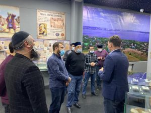 Делегация ДУМСО посетила выставку, посвященную золотоордынскому городу Укек