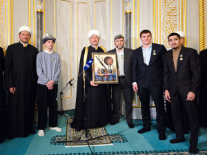  Муфтий Шейх Равиль Гайнутдин наградил спортсменов-мусульман орденами  «Аль-Фахр»